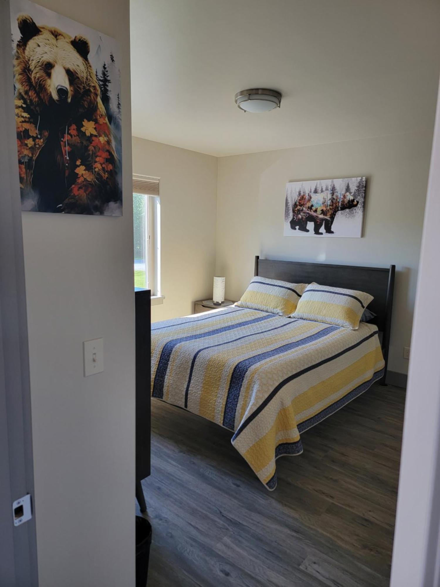 Lakeshore Lodging Suites Хомер Экстерьер фото