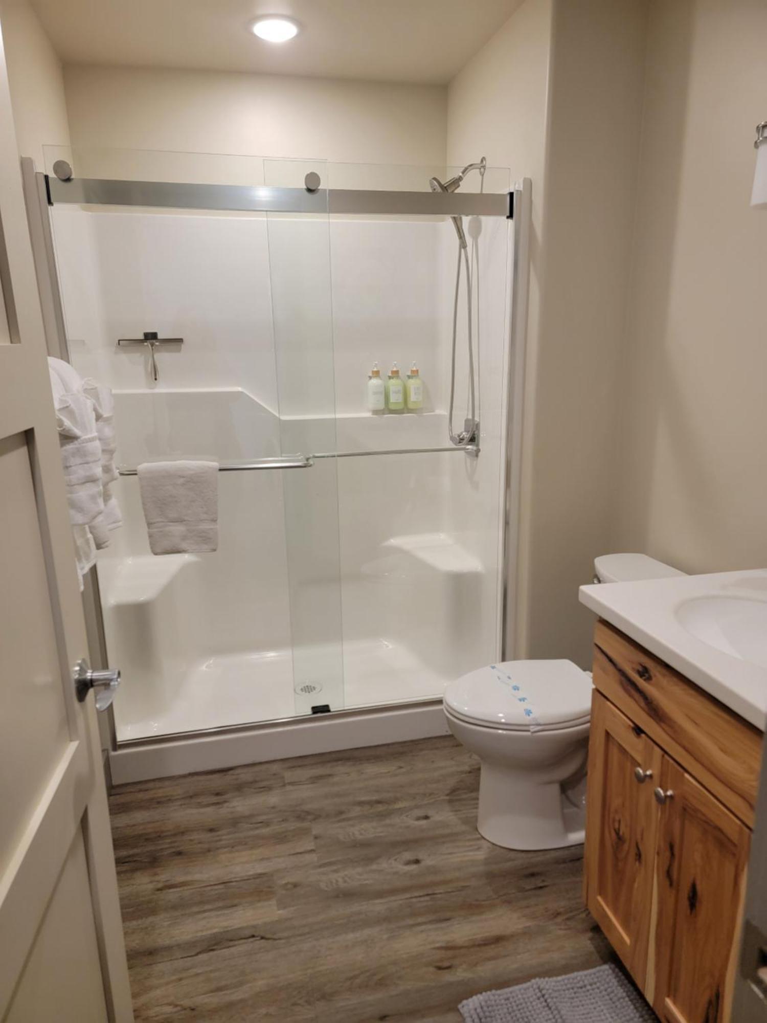 Lakeshore Lodging Suites Хомер Экстерьер фото