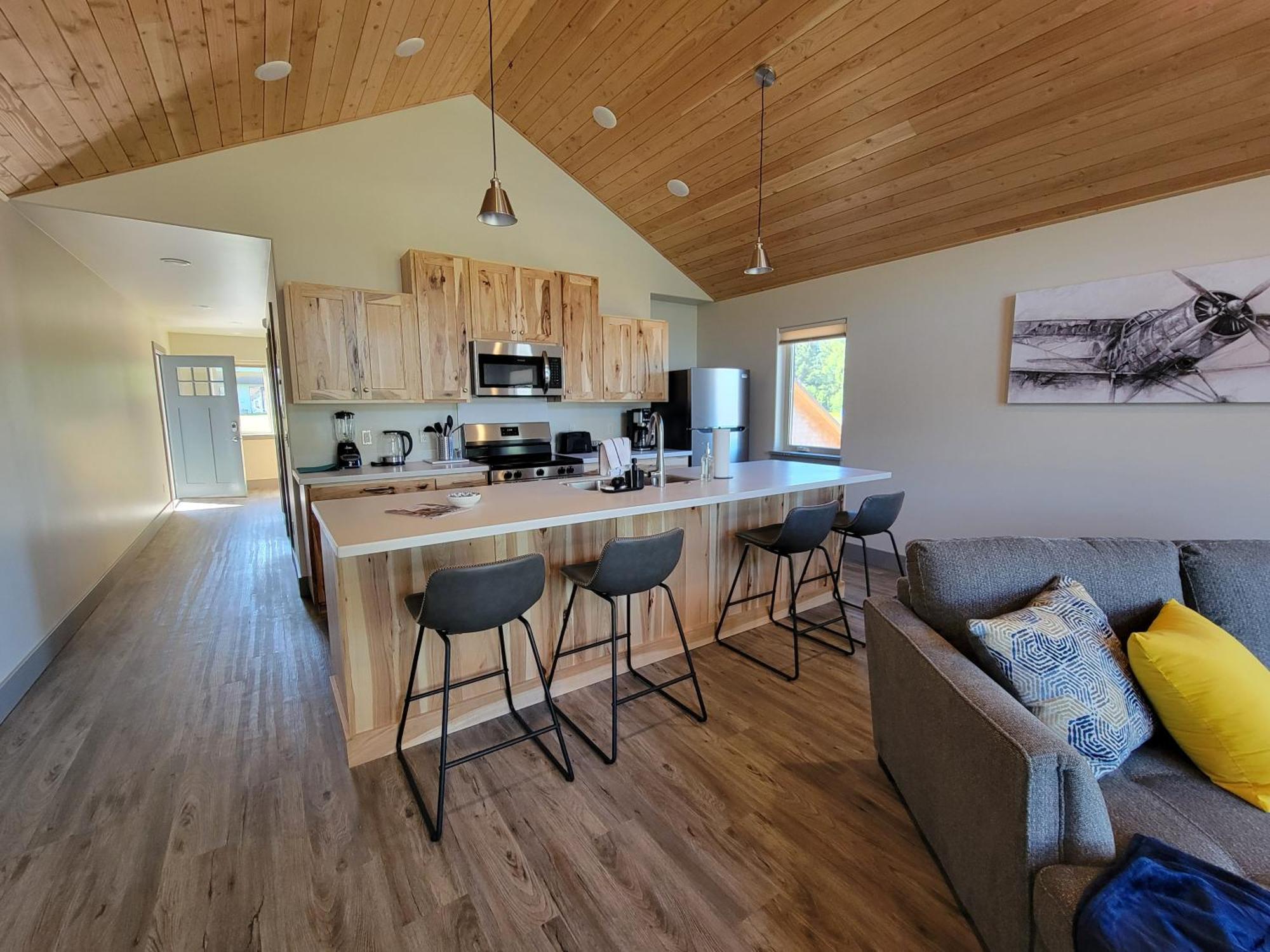 Lakeshore Lodging Suites Хомер Экстерьер фото