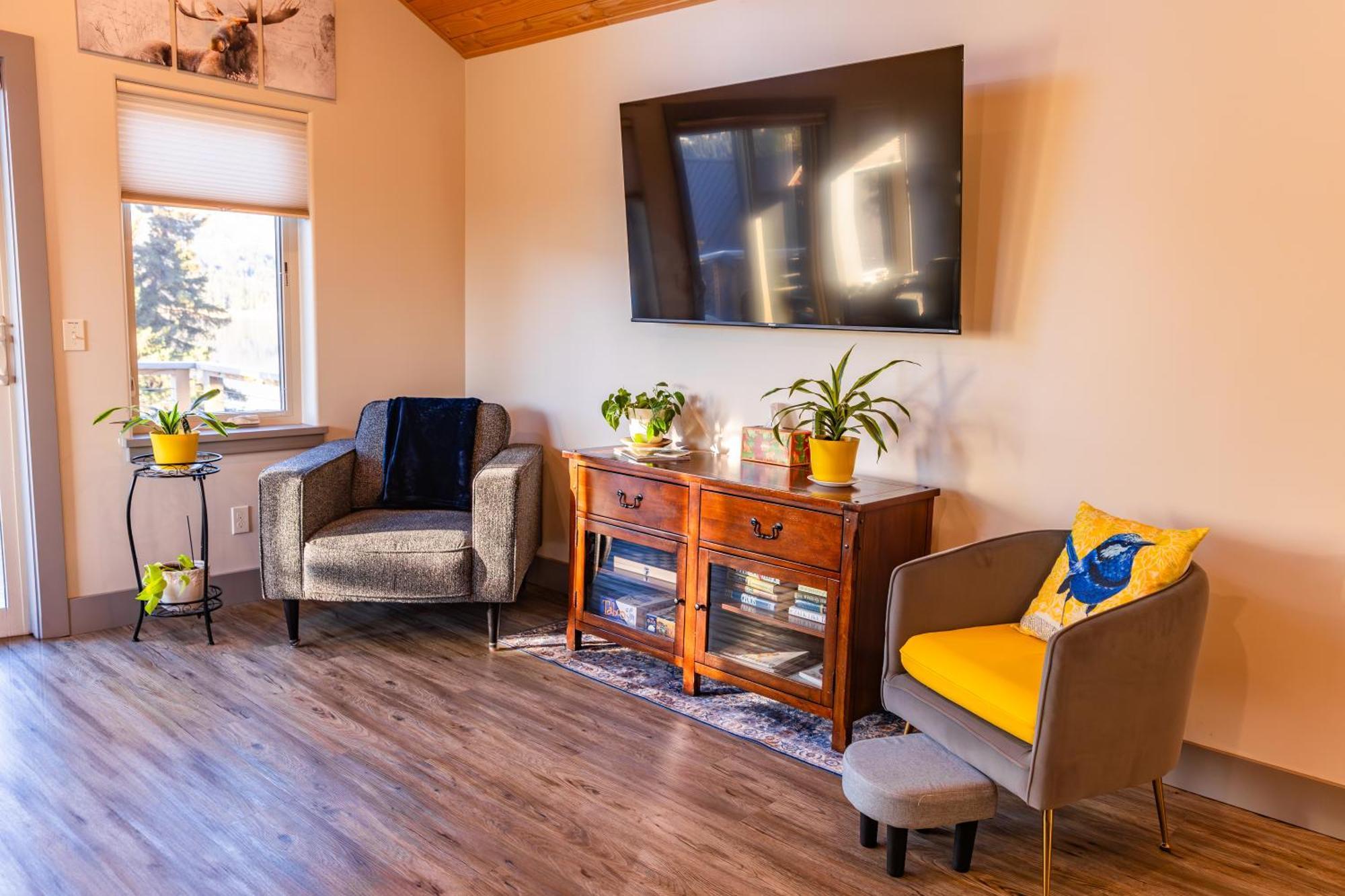 Lakeshore Lodging Suites Хомер Экстерьер фото