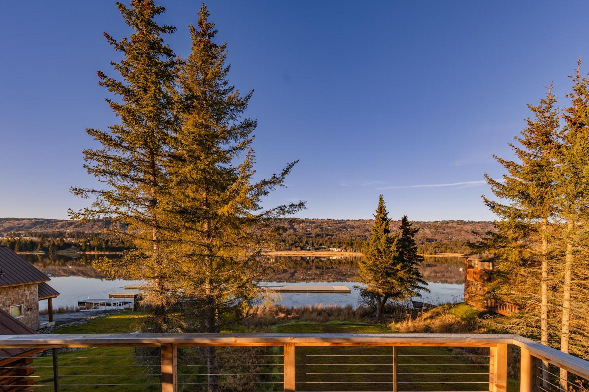 Lakeshore Lodging Suites Хомер Экстерьер фото